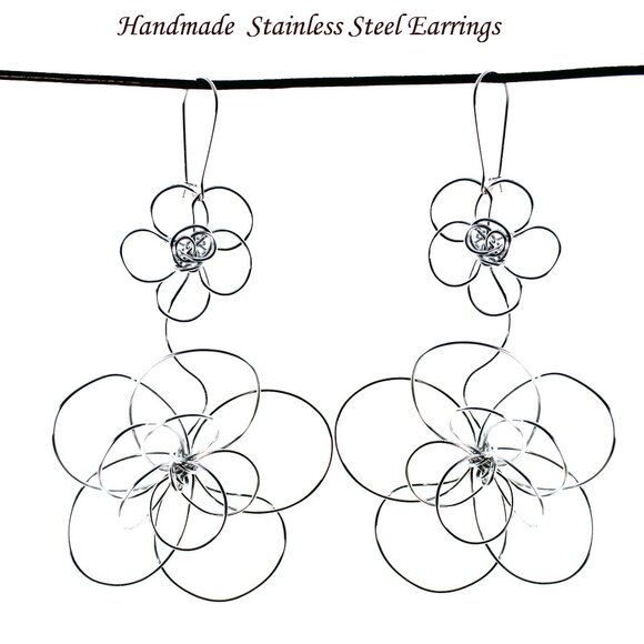 Extra long playful wire flower earrings handmade in Canada - Picture 1 of 6